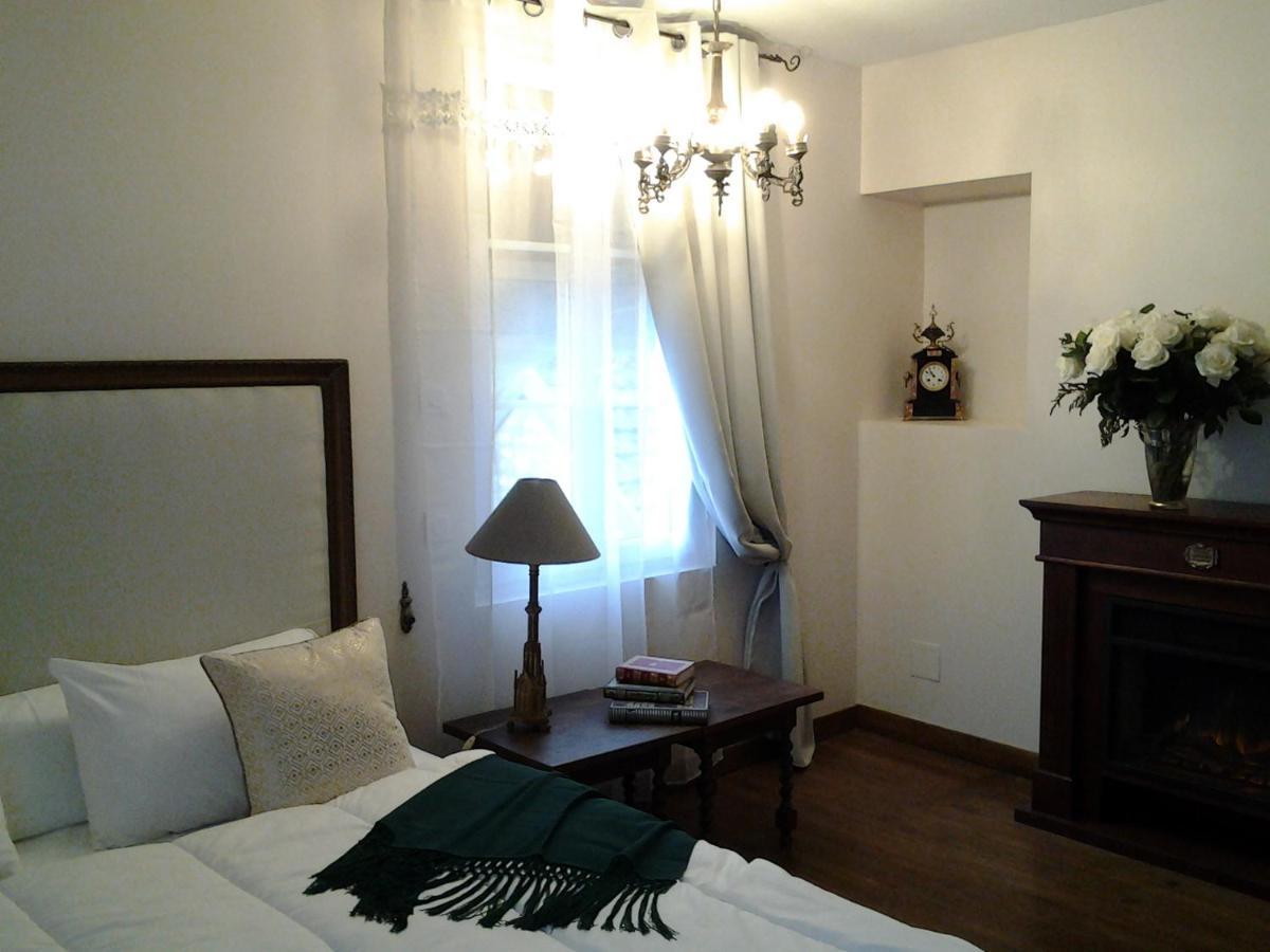 ブレ Le Manoir Des Roches Bed & Breakfast エクステリア 写真
