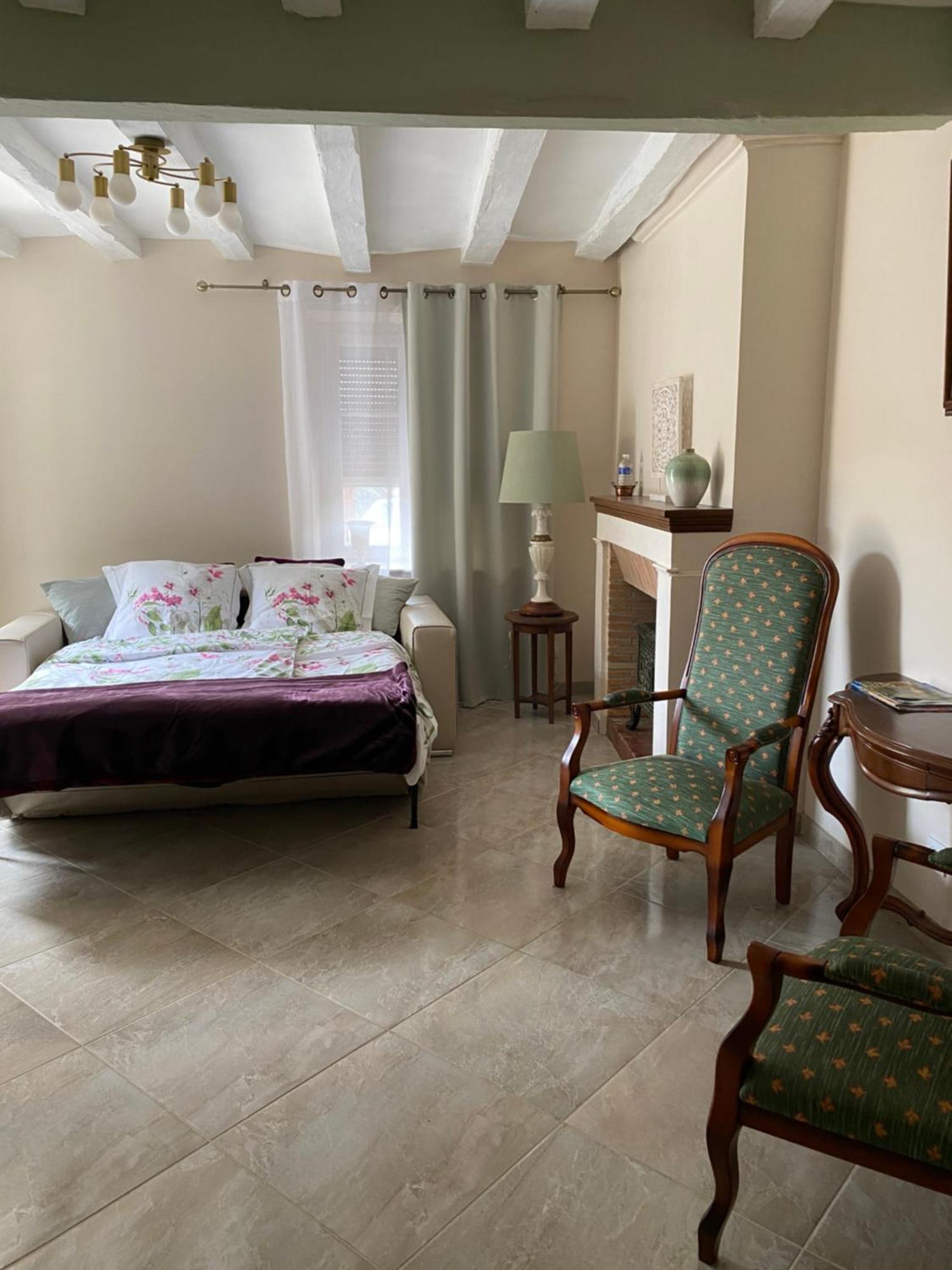 ブレ Le Manoir Des Roches Bed & Breakfast エクステリア 写真