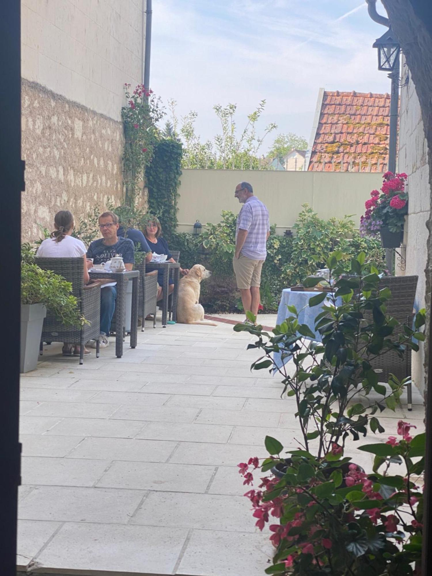 ブレ Le Manoir Des Roches Bed & Breakfast エクステリア 写真